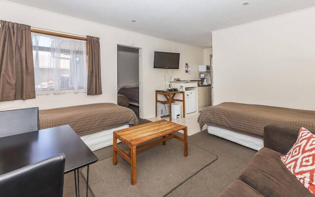 Foreshore Motor Lodge