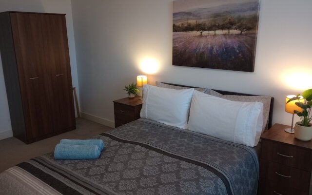 Lovely-cozy Apartment in Brierley Hill