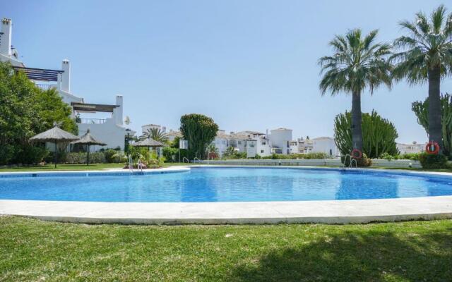 Stunning Apartment La Colinas de Calahonda with Sea Views