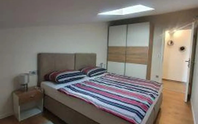 Beautiful Family Apartment a5 for 5 Guests in Vrvari, Close to the Beach - Apartment in Porec - Photo 2