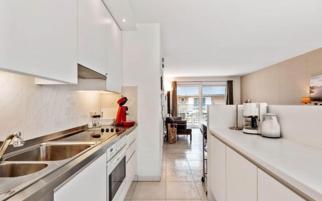 Apartment Near Zeedijk Beach