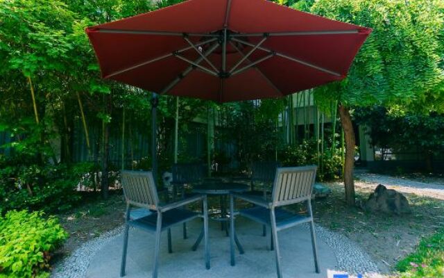 Yangzhou Slender West Lake Wisteria Hotel