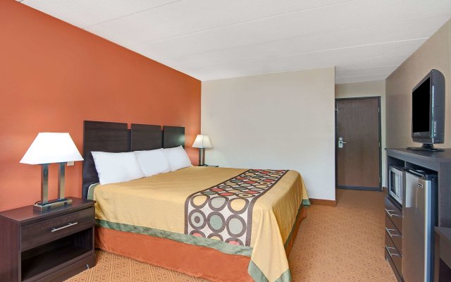 Super 8 by Wyndham Stamford/New York City Area