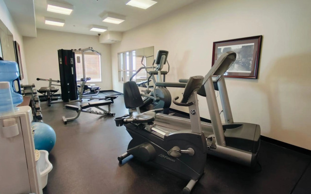 Coast Weyburn Hotel