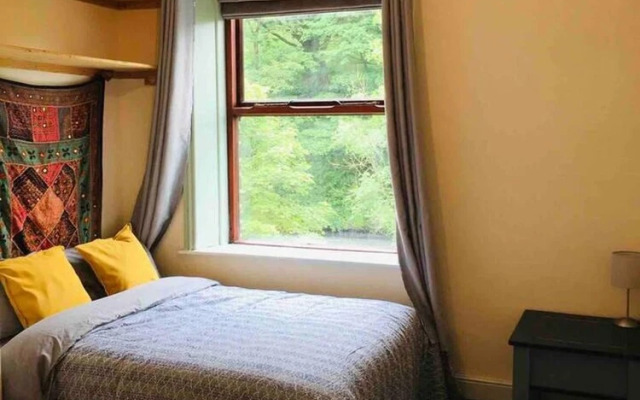 Spacious Riverside Home, 3 Bedrooms, Hebden Bridge