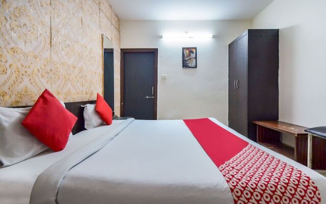 OYO 15933 Hotel V Square