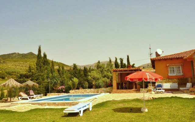 Detached Rural and Rustic House With a Private Swimming Pool