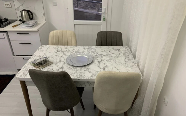 Aslan Apartments