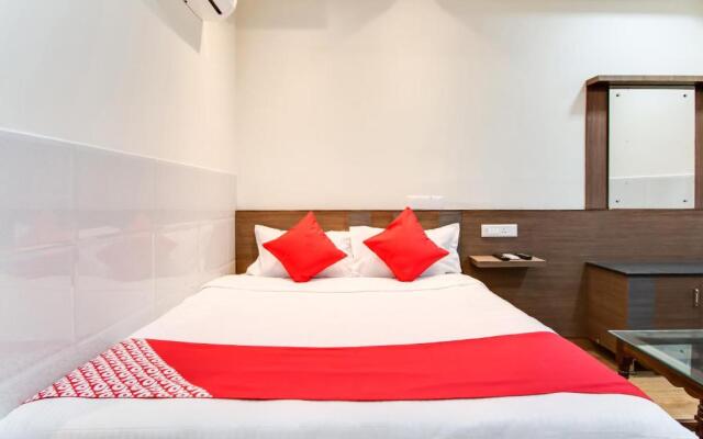 OYO Flagship Hotel GV Residency