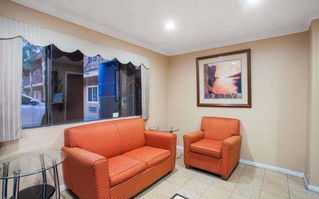 Express Inn & Suites