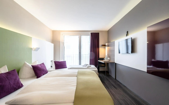 Hotel Demas City
