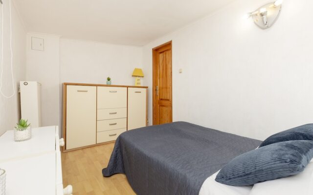 Sienna Apartment With AC by Renters