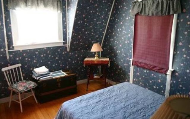 Water Street Lighthouse Bed & Breakfast