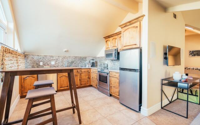 Oak Manor - Callaway