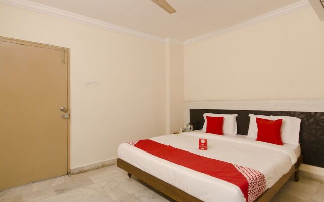 OYO 11321 Hotel Goutham Residency