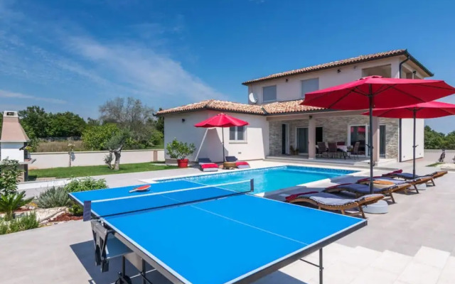 Villa Lena Comfortable Holiday Residence
