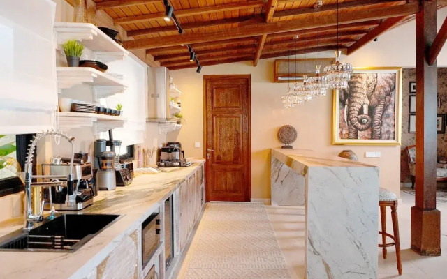 Luxurious Arakana Villa with Pool