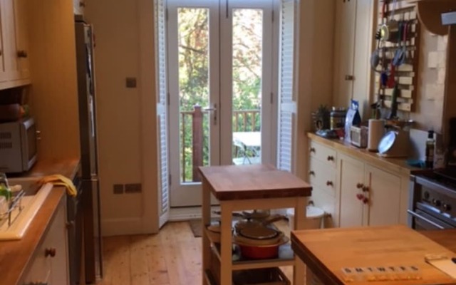 South Edinburgh 3 Bedroom Apartment With Garden