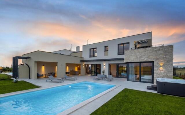 Villa Estate