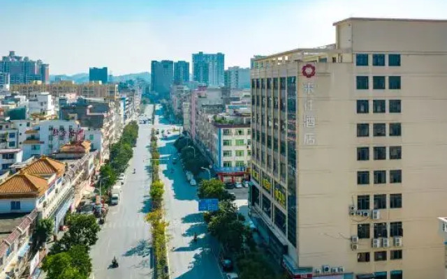 Tongxiang Hotel (Dawangshan Forest Park)