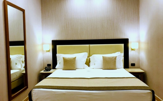 American Hotel