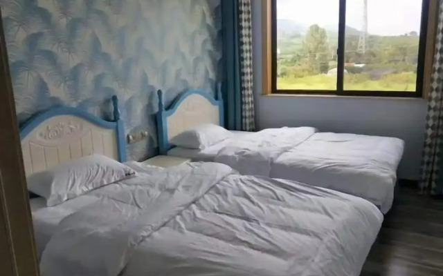 Xinchang Yunqi Small Building House