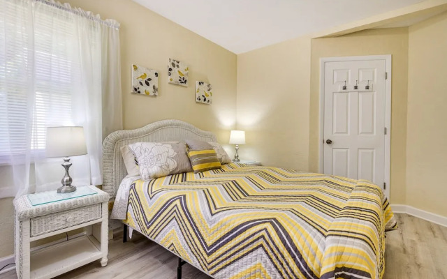 Bradenton Rental w/ Fenced Yard, Covered Patio!