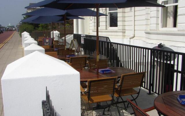 OYO The Southcliff Hotel