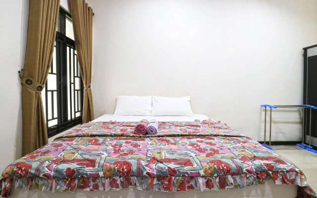 Saloka Guest House by ZUZU