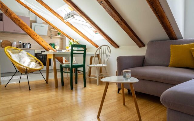 Cool attic apartment Marina