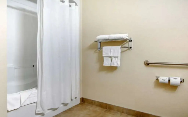 Comfort Inn & Suites