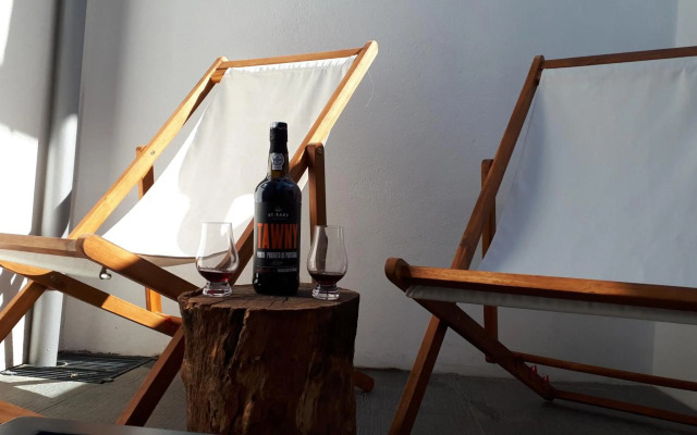 TMB (Train / Metro& Bus ) Oporto Station House