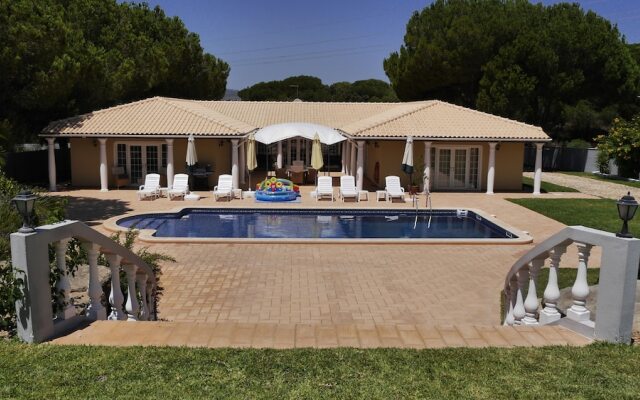 Villa With Pool Children Very Welcome Algarve / Portugal for 10 People