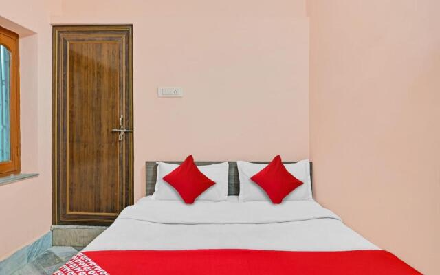 OYO Flagship 80598 Aditya Guest House
