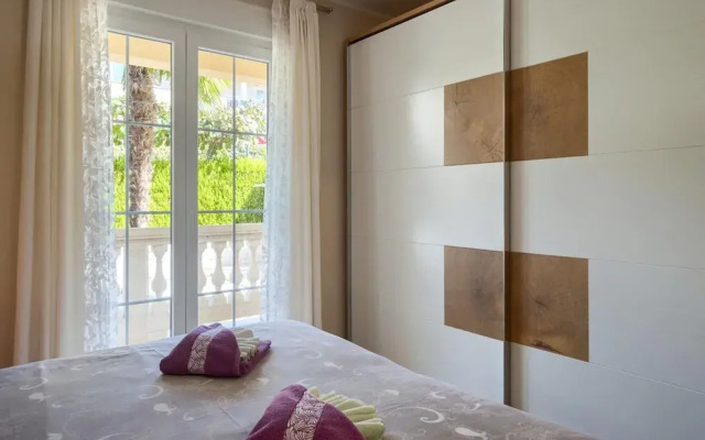 Premium Apartment With Patio