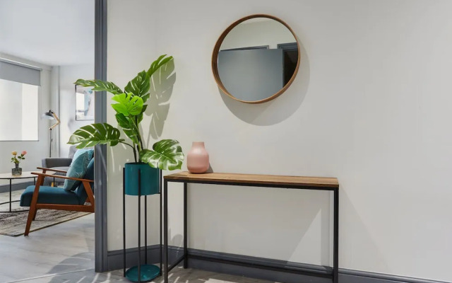 Reading Central Serviced Apartment by Viridian Apartments