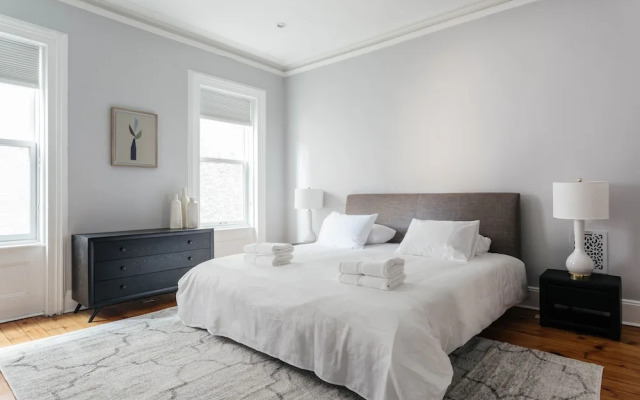 6 Bedroom Townhome Near NYC