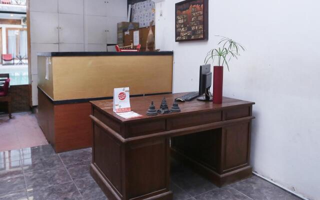 OYO 426 Hotel Gading Resto