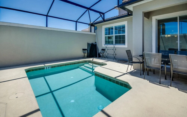 Romeo Circle Villa Storey Lake 1