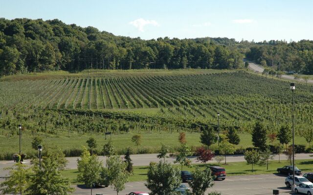 Residence & Conference Centre - Niagara-on-the-Lake