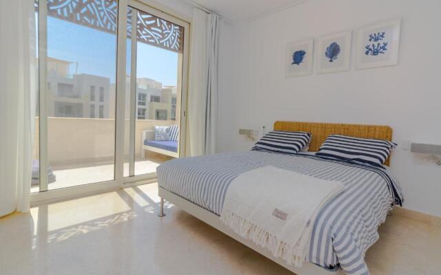 Seaview 1 BR with Beach & Pool access in Mangroovy
