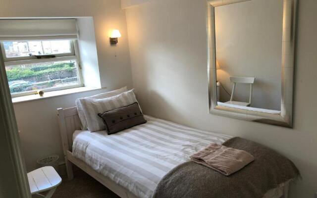 Lansdown Slope Townhouse - Elegant 5 Bedrooms near Assembly Rooms