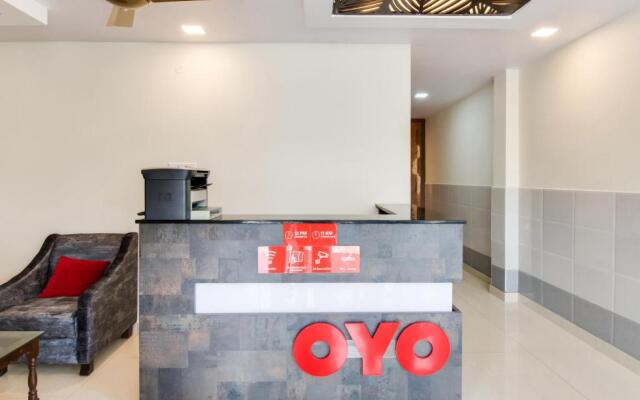OYO Flagship Hotel GV Residency