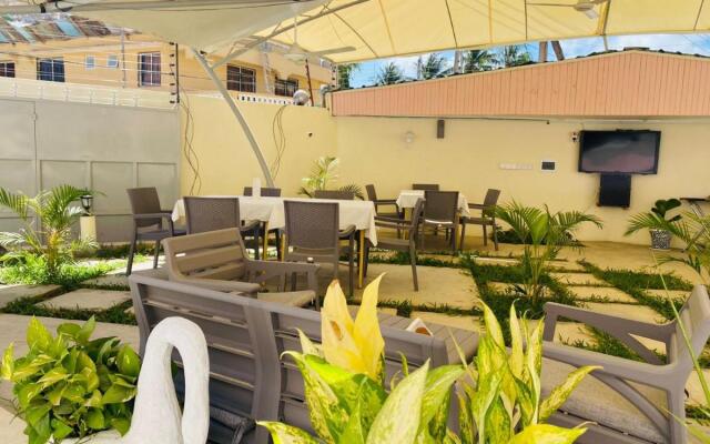 Merry Villa Hotel & Apartments