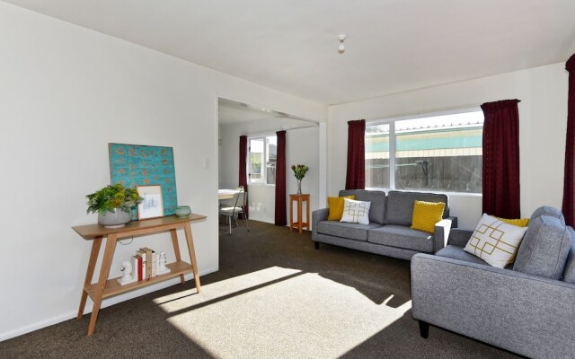 Sunny Christchurch Townhouse