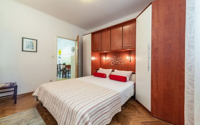 Apartment Ivona With Teracce