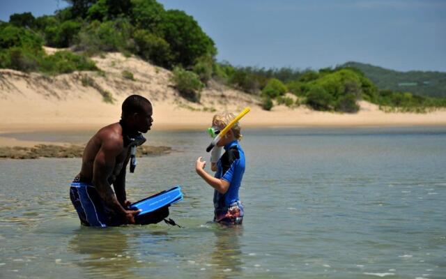 Machangulo Beach Lodge