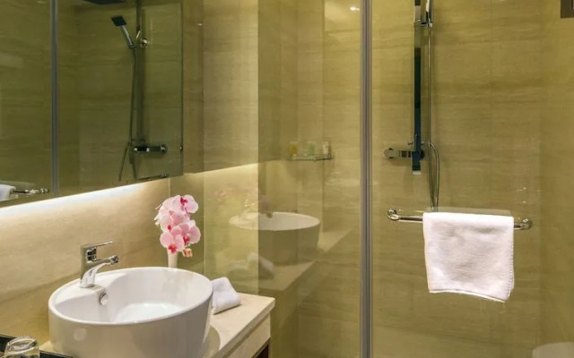 Jinjiang Peninsula Seasons Hotel