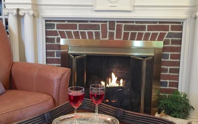 Olde Square Inn Bed and Breakfast