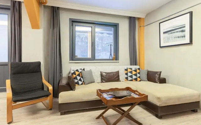 Contemporary And Stylish Flat In Sisli